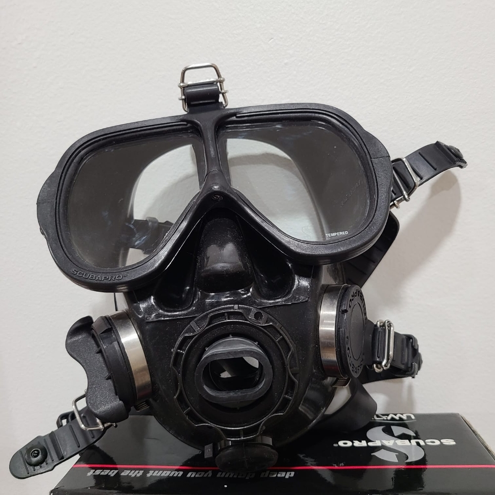 Scubapro full face mask black